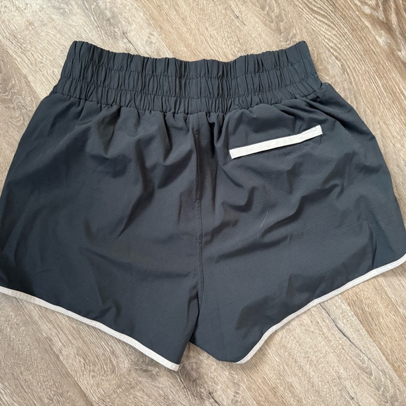 Vuori Athletic Shorts - Size M - Unlined - Picture 2 of 2